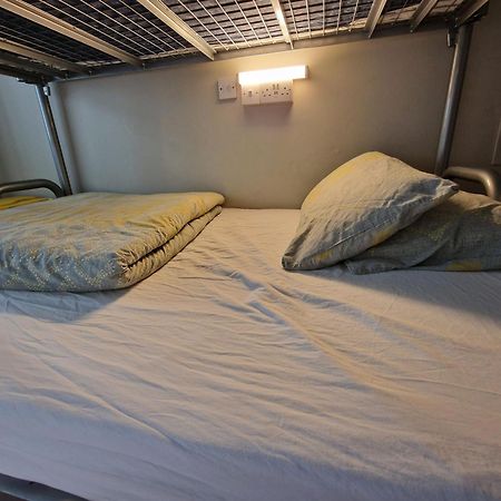 Bru Bar & Hostel Корк Екстериор снимка